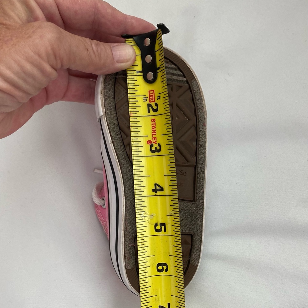 Kids size 8 Converse All Star Pink Canvas Sneakers. In good condition. - Picture 13 of 13